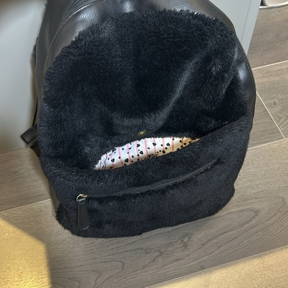 Betsey Johnson Plush Hooded Black Faux Fur Panda Hoodie Convertible Backpack - Picture 8 of 14